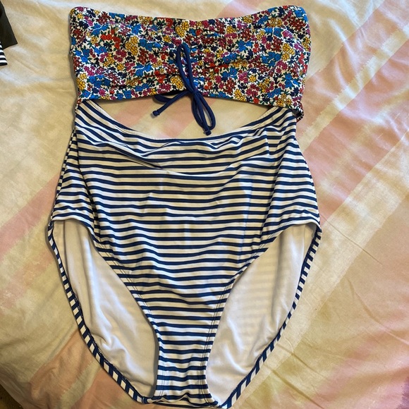 Size Xl Time and Tru swimsuit - Picture 1 of 6